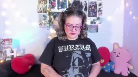 hellen online show from 11/28/25, 05:32