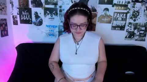 hellen online show from 06/11/26, 04:43