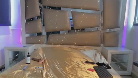 hellen__smith_ online show from 06/04/26, 04:57