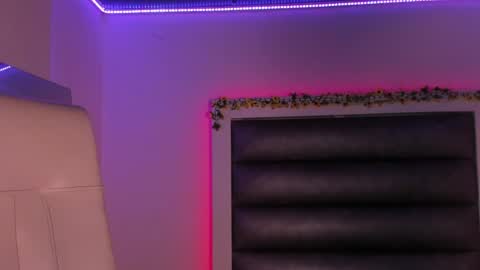 hellen__smith_ online show from 06/05/26, 09:31