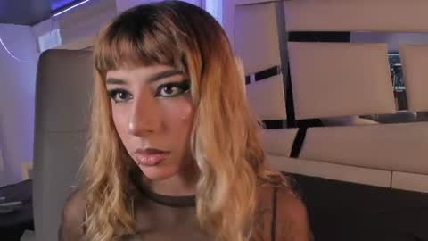 hellen__smith_ online show from 07/20/26, 08:33