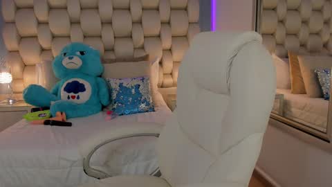 hellen_amazing online show from 12/27/24, 09:39