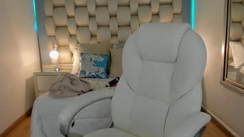 hellen_amazing online show from 01/25/25, 05:18