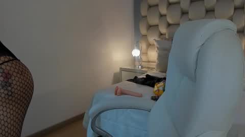 hellen_amazing online show from 02/21/25, 03:45