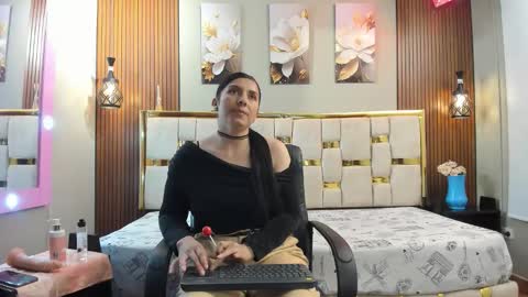 Snapshot of hellen_mark chatting on 05/26/26, 11:17 Hellen. online show from 05/26/26, 11:17