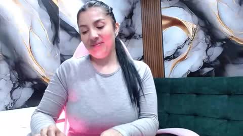 Snapshot of hellen_mark chatting on 05/27/26, 11:07 Hellen. online show from 05/27/26, 11:07
