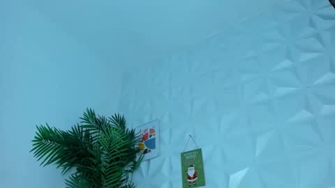 hellen     online show from 12/24/24, 03:47
