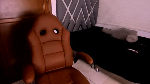 Snapshot of hellena_1 chatting on 09/28/25, 07:52 Juliet online show from 09/28/25, 07:52