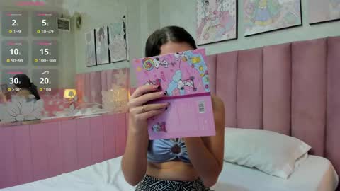 Snapshot of hellencute18_ chatting on 05/21/26, 11:17 online show from 05/21/26, 11:17