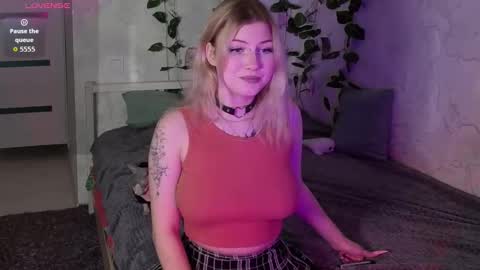 HellenHorny online show from 09/11/25, 10:59