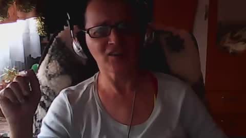 Snapshot of hellenmarie chatting on 12/12/24, 11:18 hellenmarie online show from 12/12/24, 11:18