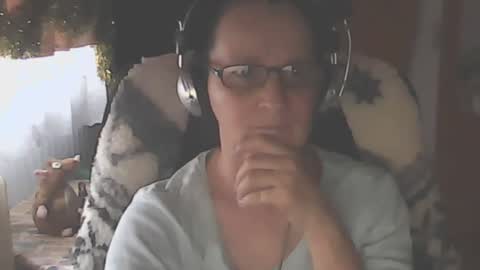 Snapshot of hellenmarie chatting on 12/27/24, 11:17 hellenmarie online show from 12/27/24, 11:17