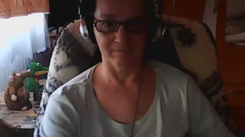 Snapshot of hellenmarie chatting on 01/08/25, 12:05 hellenmarie online show from 01/08/25, 12:05