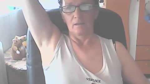 Snapshot of hellenmarie chatting on 09/11/25, 10:37 hellenmarie online show from 09/11/25, 10:37