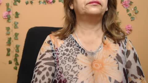 hellen online show from 01/18/25, 10:39