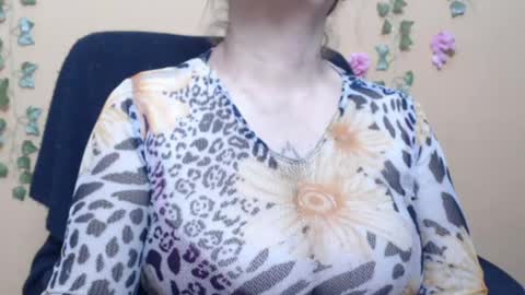 hellen online show from 01/20/25, 11:54
