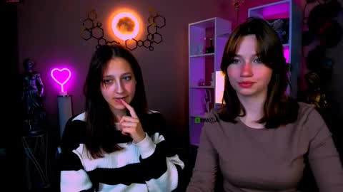 Helli online show from 09/28/25, 07:19