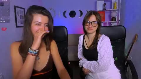 Helli online show from 07/28/26, 08:52
