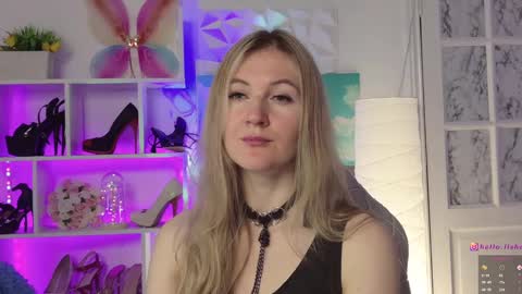 Alisia  Monday to Friday from 10 am to 4 pm GMT 2 online show from 01/13/25, 08:05