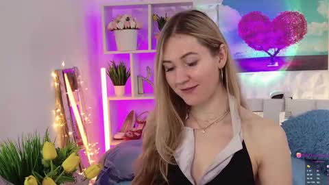 Alisia  Monday to Friday from 10 am to 4 pm GMT 2 online show from 02/03/25, 11:42