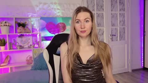 Alisia  Monday to Friday from 10 am to 4 pm GMT 2 online show from 02/07/25, 03:08