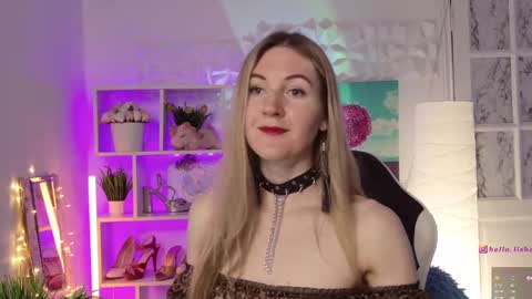 Alisia  Monday to Friday from 10 am to 4 pm GMT 2 online show from 02/10/25, 08:09