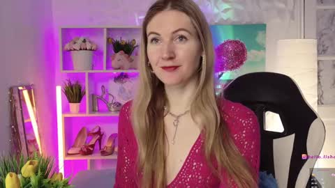 Alisia  Monday to Friday from 10 am to 4 pm GMT 2 online show from 02/12/25, 08:06