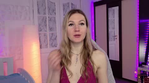 Alisia  Monday to Friday from 10 am to 4 pm GMT 2 online show from 03/06/25, 08:08