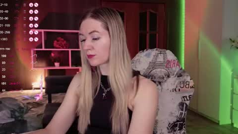 Snapshot of hello_lisha chatting on 11/24/25, 08:25 Alisia Monday to Friday from 10 am to 4 pm GMT 2 online show from 11/24/25, 08:25