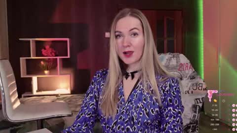 Snapshot of hello_lisha chatting on 12/04/25, 09:18 Alisia Monday to Friday from 10 am to 4 pm GMT 2 online show from 12/04/25, 09:18