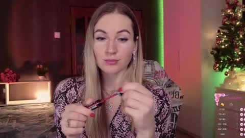 Snapshot of hello_lisha chatting on 12/18/25, 08:20 Alisia Monday to Friday from 10 am to 4 pm GMT 2 online show from 12/18/25, 08:20