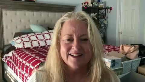 Hunnys Hive online show from 01/09/25, 08:44