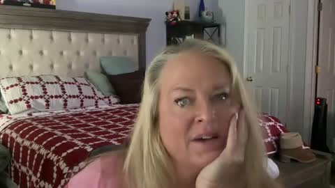 Hunnys Hive online show from 01/20/25, 08:18