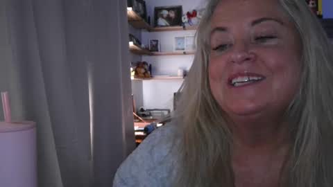 Hunnys Hive online show from 02/25/25, 09:13