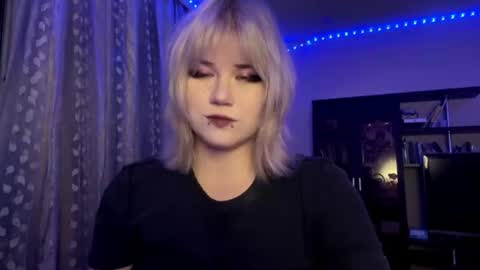hellokinki online show from 07/10/26, 10:45