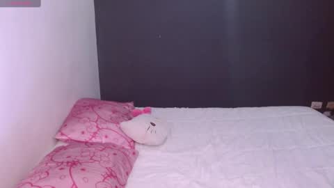 hellokitty_valery1 online show from 09/19/25, 01:18