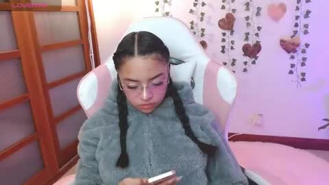 hellokitty_valery1 online show from 06/08/26, 03:29