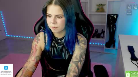 Snapshot of hellokittyalice chatting on 09/13/25, 02:28 Alice online show from 09/13/25, 02:28