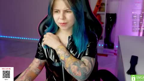 Snapshot of hellokittyalice chatting on 10/10/25, 03:44 Alice online show from 10/10/25, 03:44