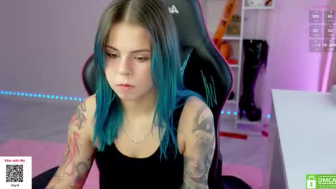 Snapshot of hellokittyalice chatting on 10/14/25, 11:55 Alice online show from 10/14/25, 11:55