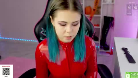 Snapshot of hellokittyalice chatting on 10/22/25, 12:16 Alice online show from 10/22/25, 12:16