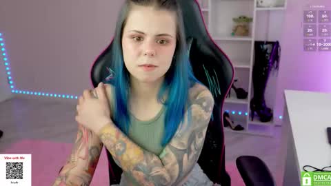 Snapshot of hellokittyalice chatting on 11/13/25, 10:58 Alice online show from 11/13/25, 10:58