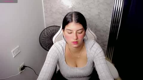 Snapshot of helloo_kityy25 chatting on 01/06/26, 02:48 helloo_kityy25 online show from 01/06/26, 02:48