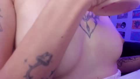 Raven and Momo online show from 10/14/25, 09:59