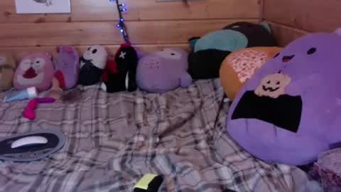 Snapshot of hellrazorbabexxx chatting on 02/27/25, 12:43 hellrazorbabexxx online show from 02/27/25, 12:43