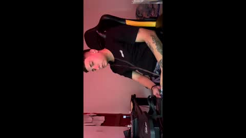 Star and Andy online show from 12/22/25, 06:27