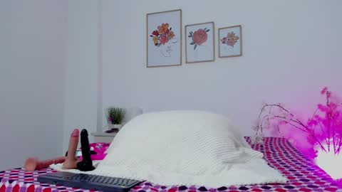 Hellzel online show from 10/03/25, 07:22