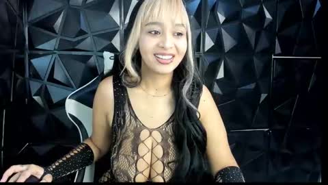 heluehorny13 online show from 09/28/25, 05:24