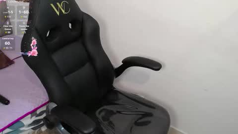 Snapshot of heluejamil chatting on 10/14/25, 08:20 Zahira online show from 10/14/25, 08:20