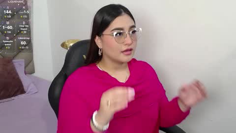 Snapshot of heluejamil chatting on 10/23/25, 07:56 Zahira online show from 10/23/25, 07:56